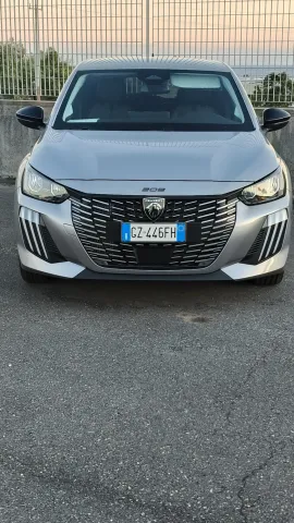 Peugeot 208 -Benzina - 2025